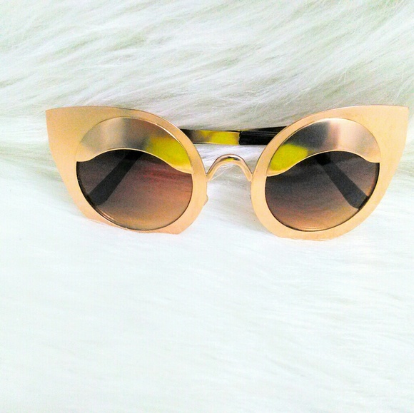 Kentarsha's Boutique Accessories - (NEW)! Gold Metal! Cat Shades! :-)